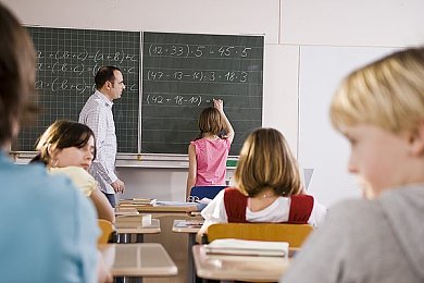 老师上课偷偷自慰：教师课堂不当行为引发社会关注与反思-1